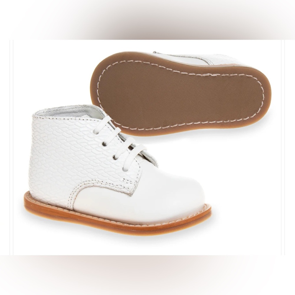 Josmo Unisex-Child Logan Walker Woven‎ Sz 8 almost like new